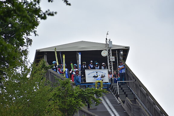 MSP25_Andrang_auf_dem_Turm_der_Kottmarschanze.JPG 