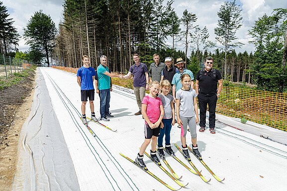 Staatsminister_des_Innern__Dr._Wöller_mit_anderen_Besuchern_aus_der_Region.jpg 